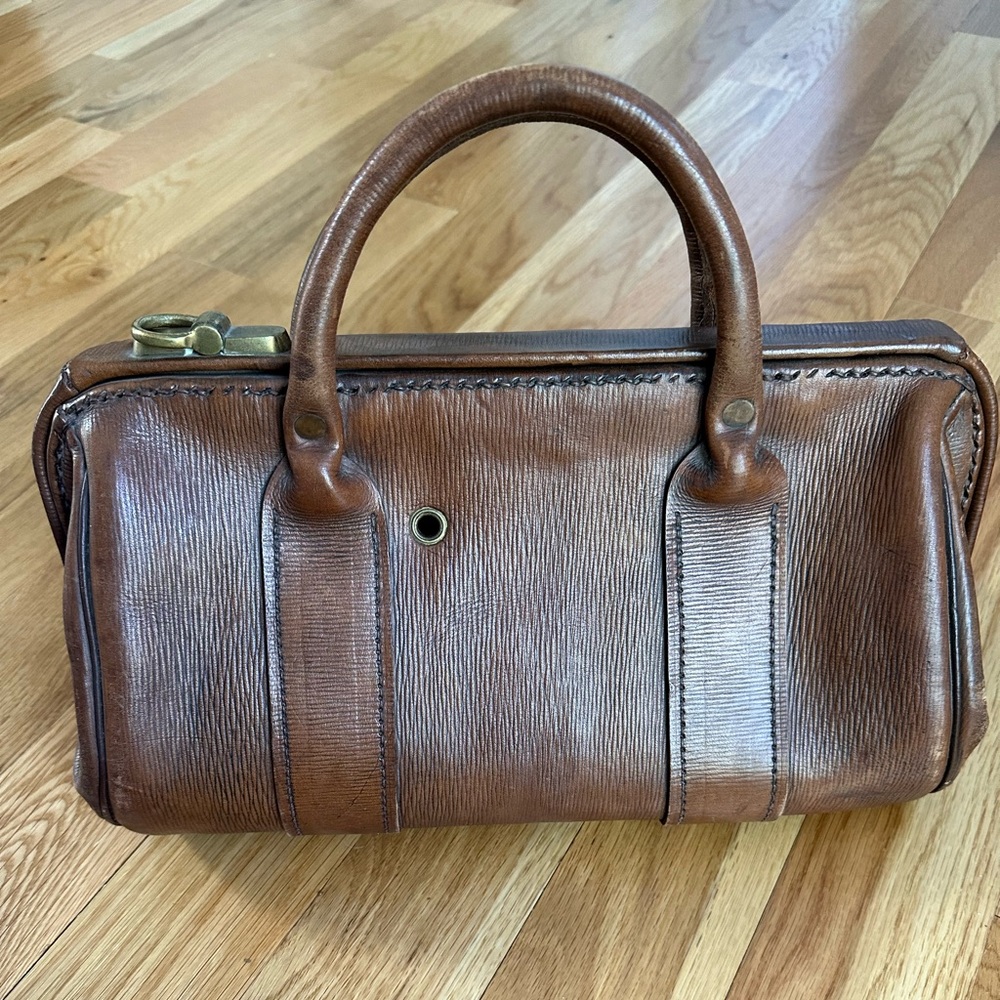 Antique English Gladstone leather bag